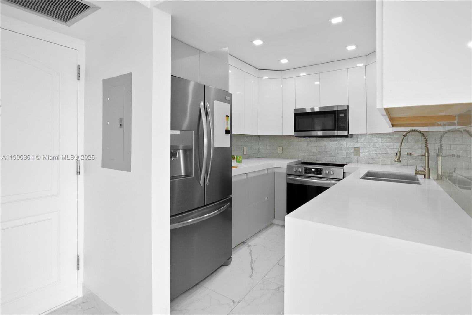 AVENTURA ELDORADO CONDO - Residential