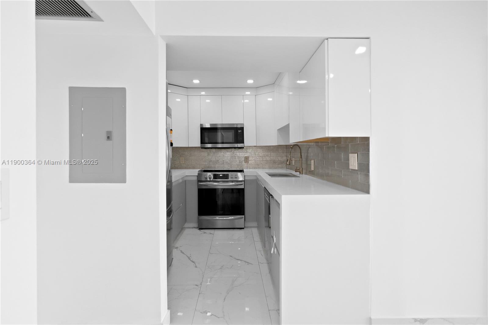 AVENTURA ELDORADO CONDO - Residential