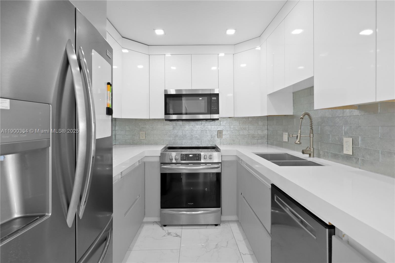 AVENTURA ELDORADO CONDO - Residential