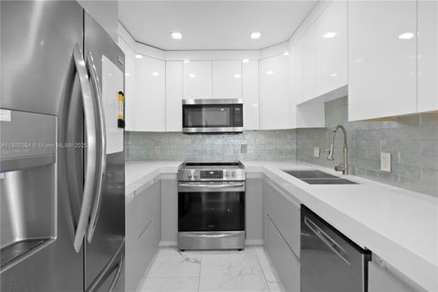 Photo of 3675 N Country Club Dr #2008, Aventura, FL 33180 (MLS # A11900364)