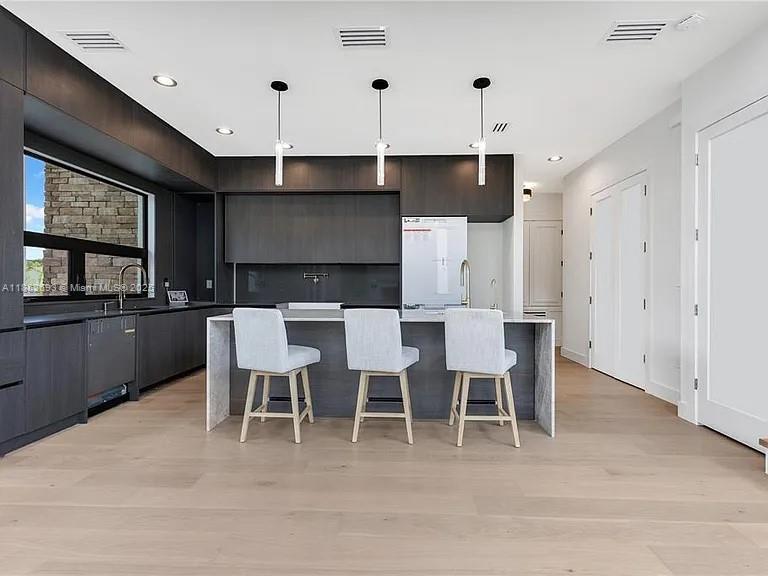 Rocket Citya - Residential Income