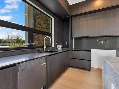 Rocket Citya - Residential Income