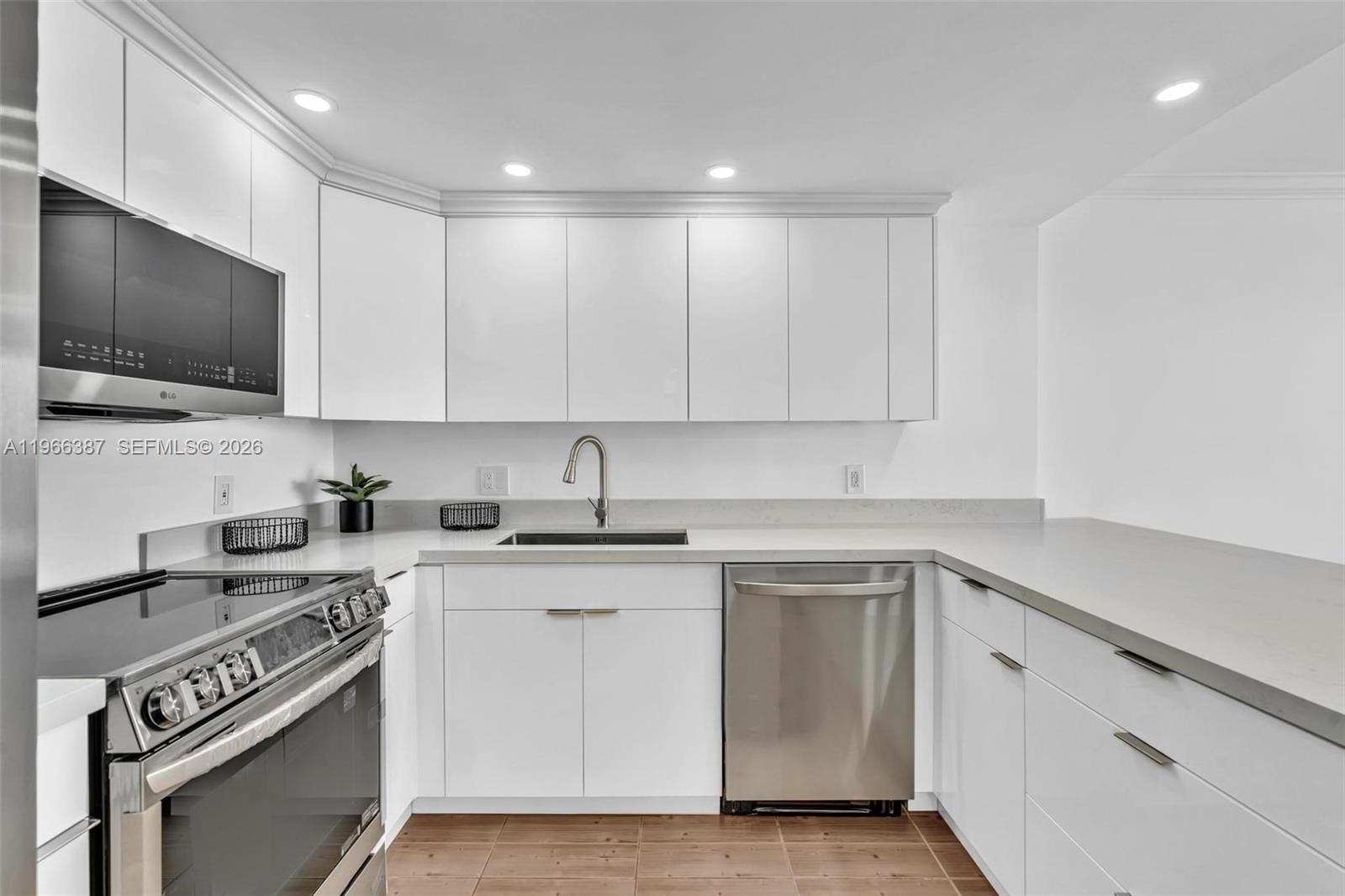 ADMIRALS PORT CONDO - Residential Lease