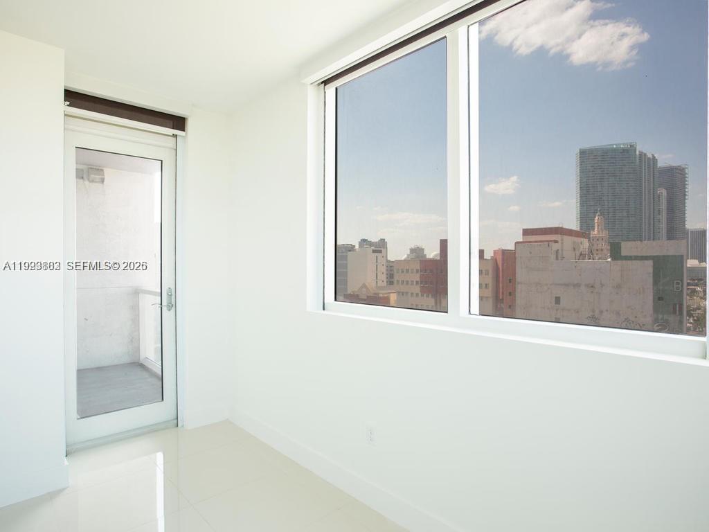 VIZCAYNE NORTH CONDO - Residential Lease