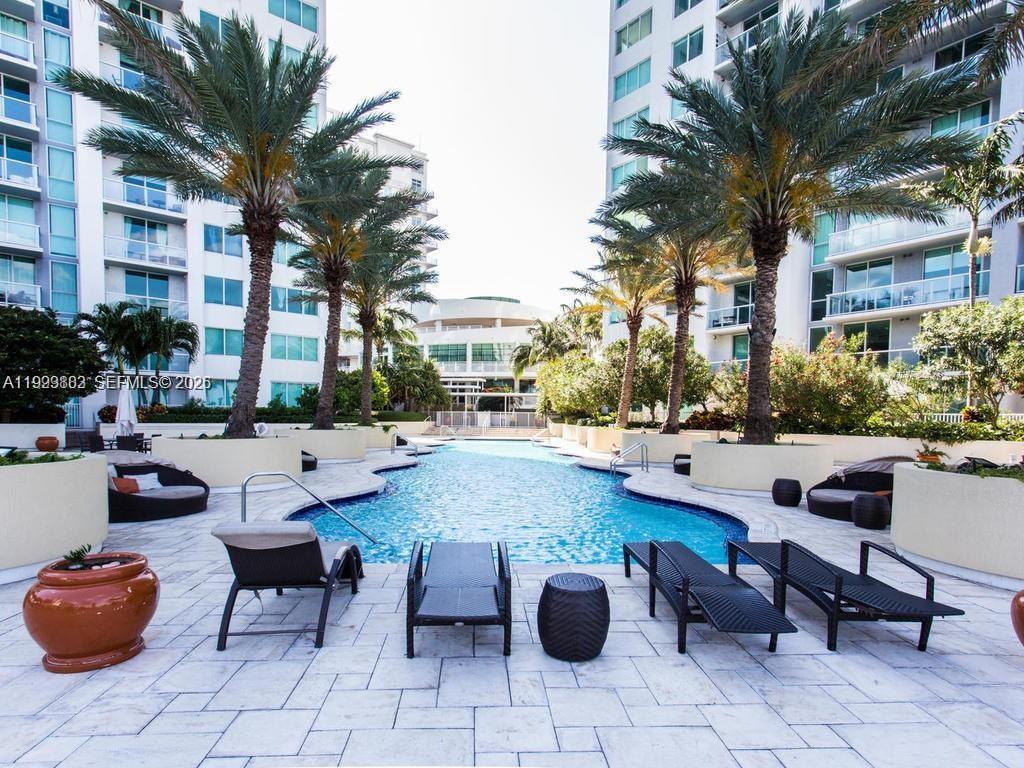 VIZCAYNE NORTH CONDO - Residential Lease