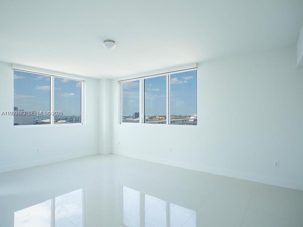 VIZCAYNE NORTH CONDO - Residential Lease