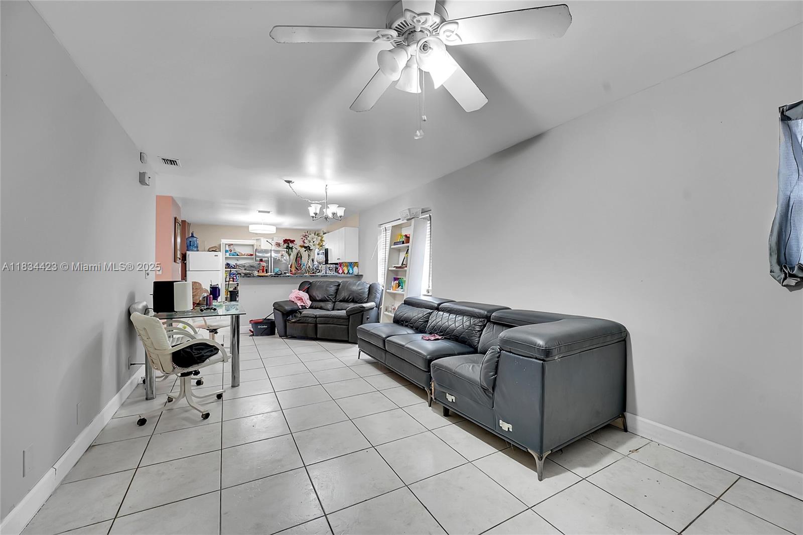 1303 W 6th St