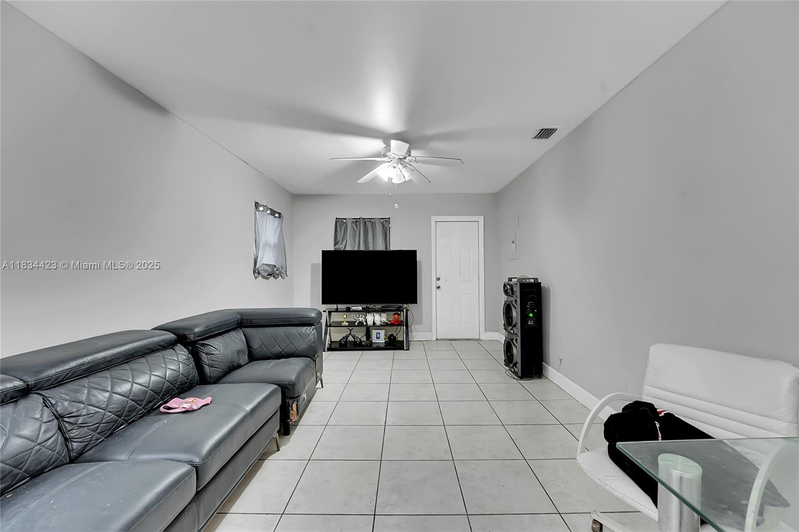 1303 W 6th St