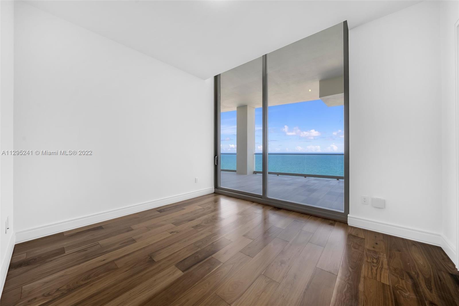Photo 30 of 44 of 17901 Collins Avenue 1605 condo