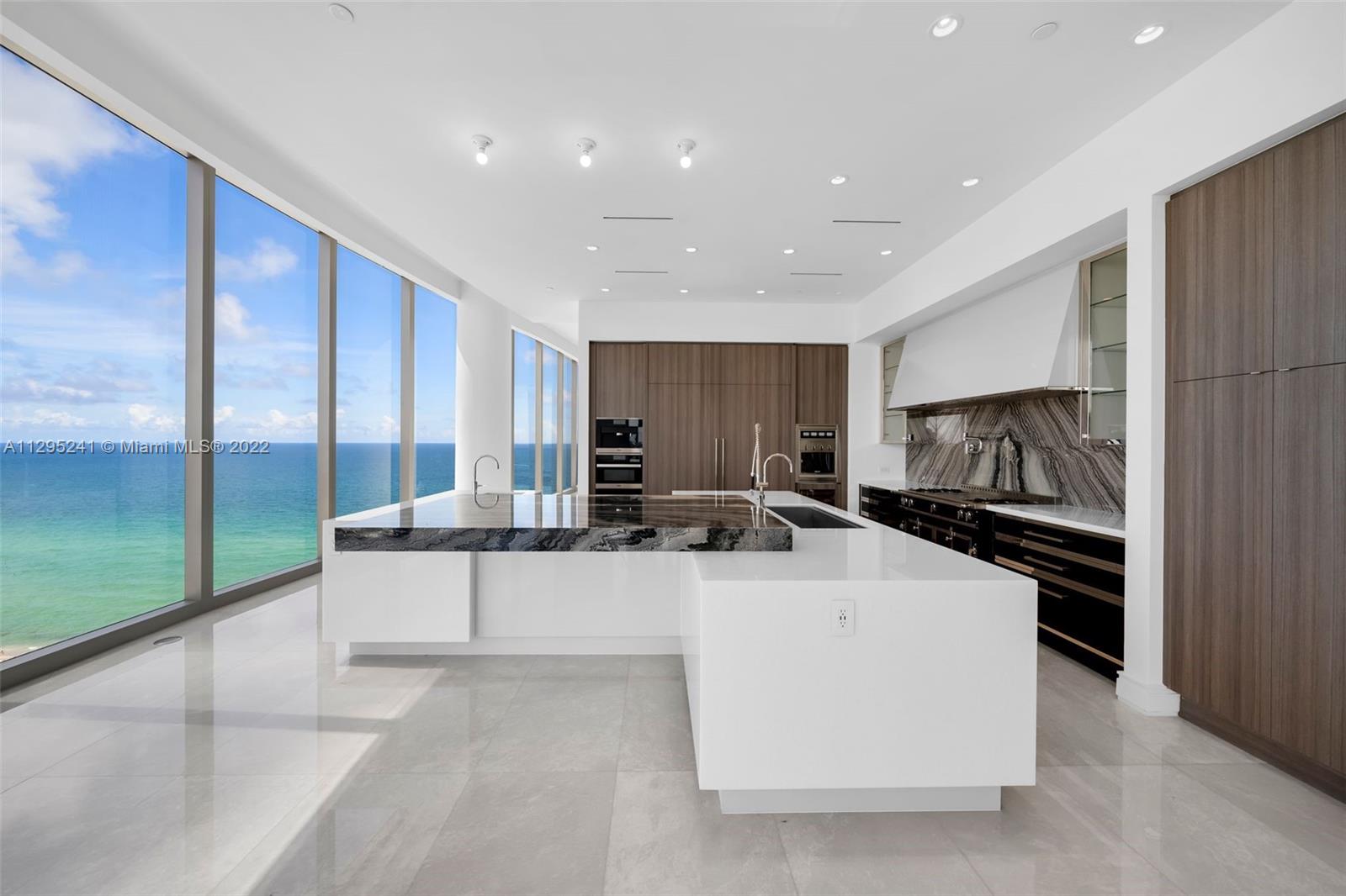 Photo 9 of 44 of 17901 Collins Avenue 1605 condo