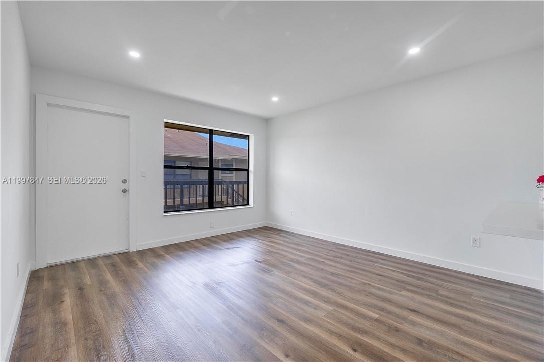 LAGO GRANDE ONE CONDO - Residential Lease