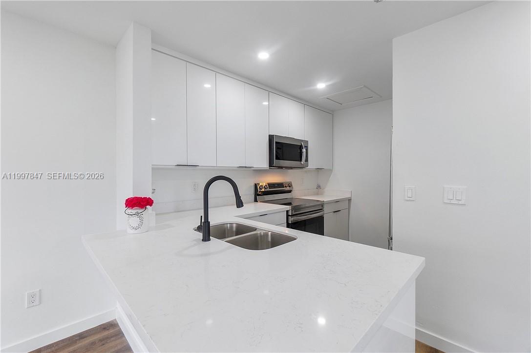 LAGO GRANDE ONE CONDO - Residential Lease