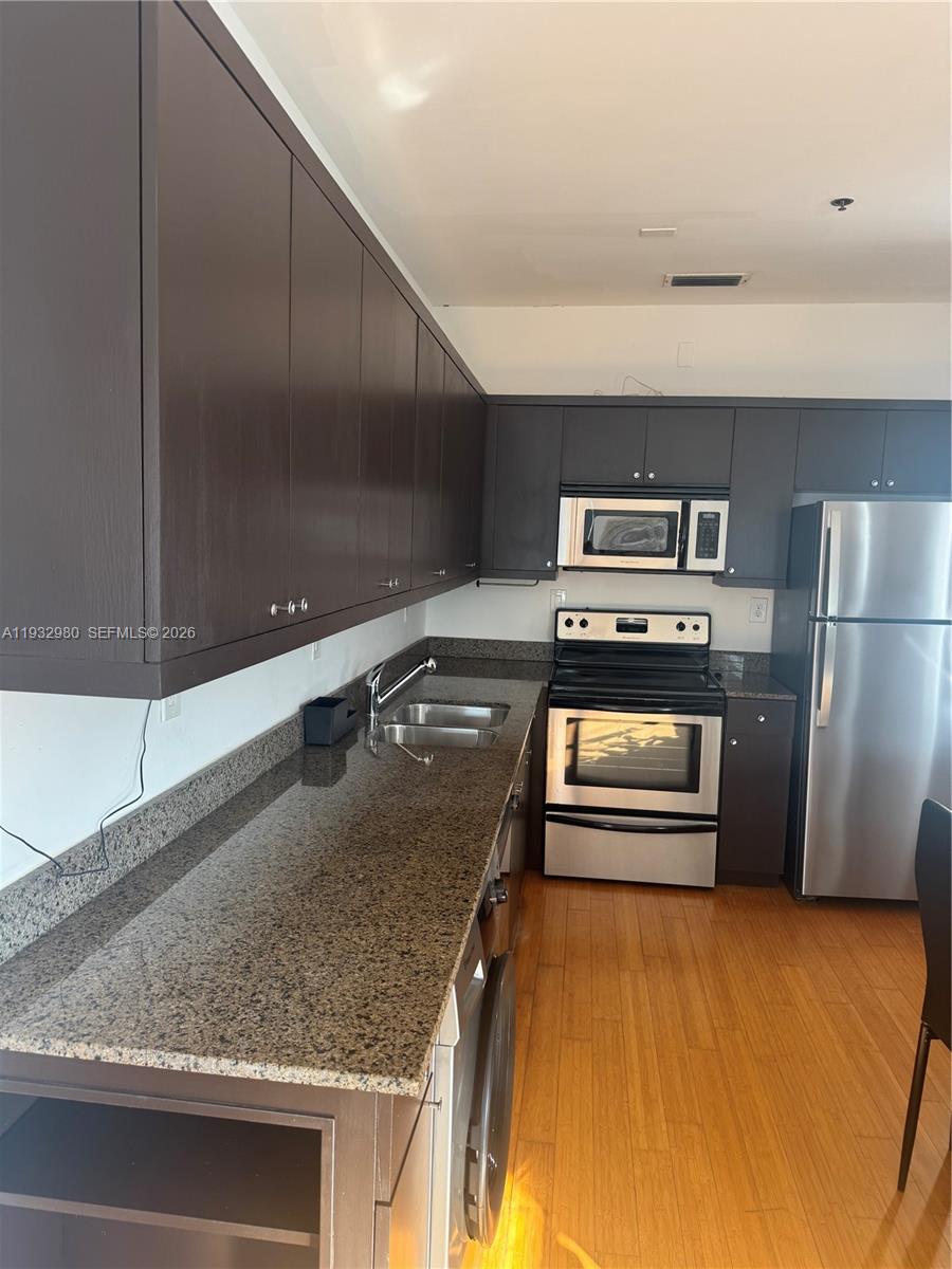 1502 Jefferson Ave 303