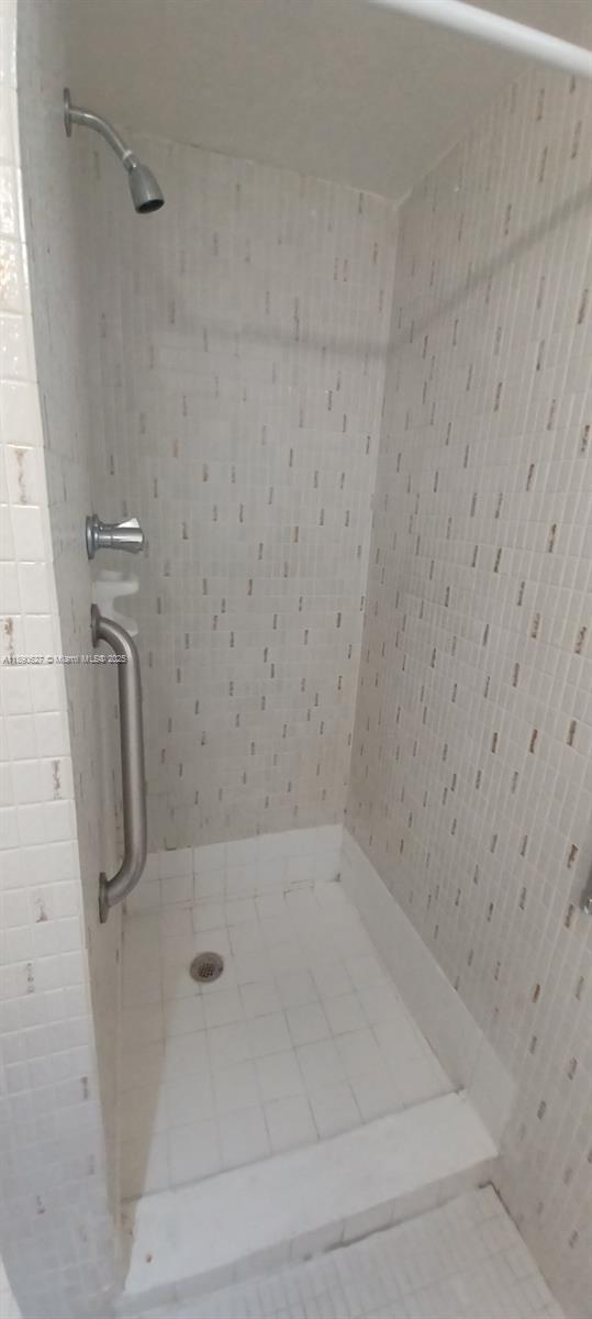 POINT EAST SEC III CONDO - Residential Lease