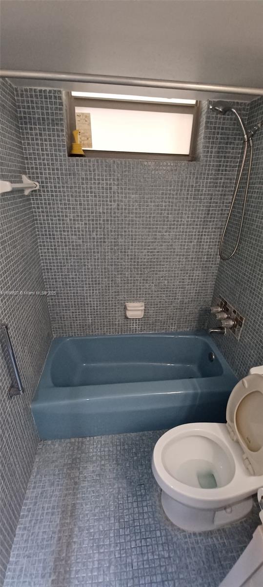 POINT EAST SEC III CONDO - Residential Lease