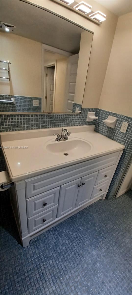 POINT EAST SEC III CONDO - Residential Lease