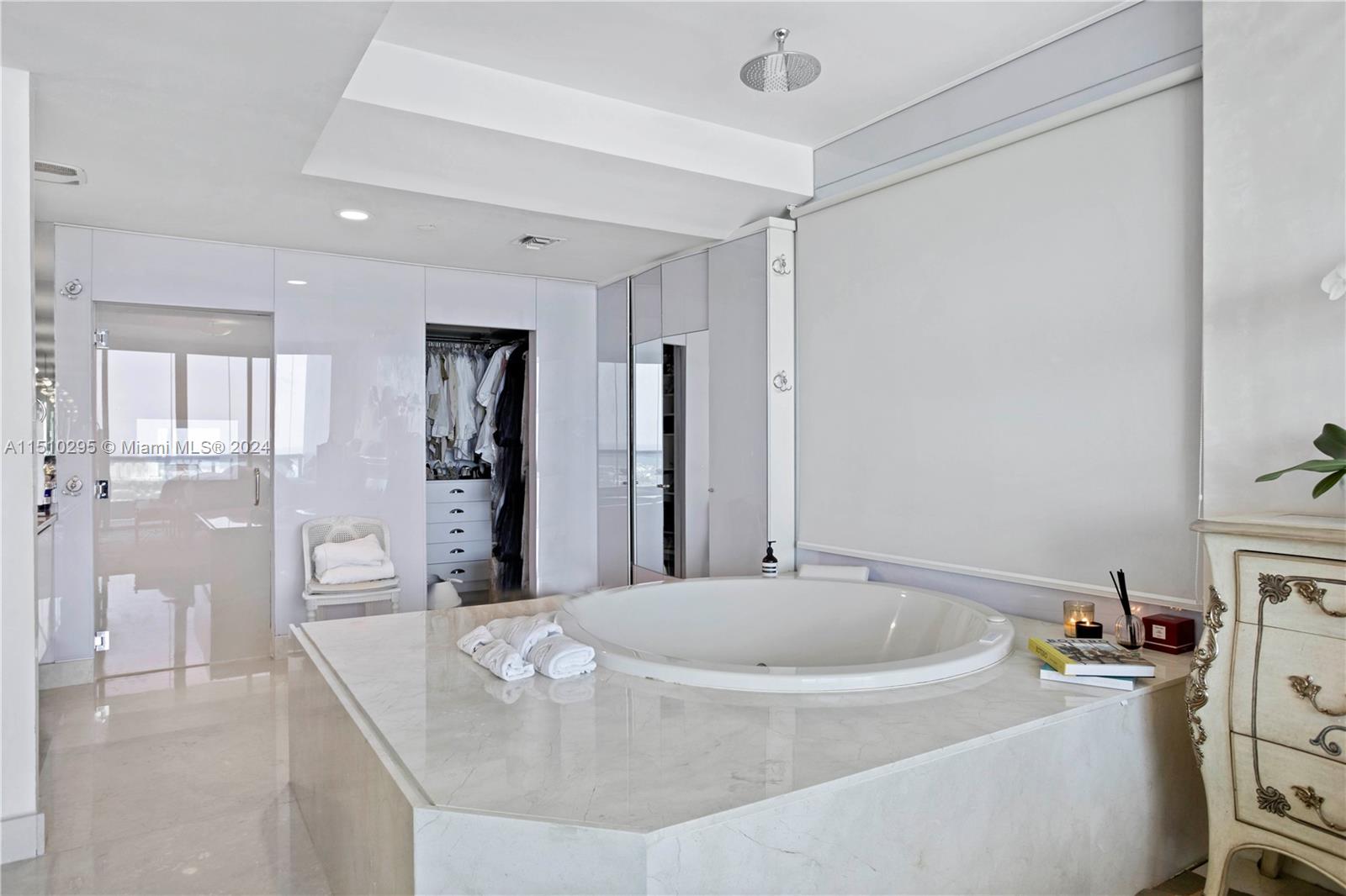 900 BISCAYNE BAY CONDO - Residential