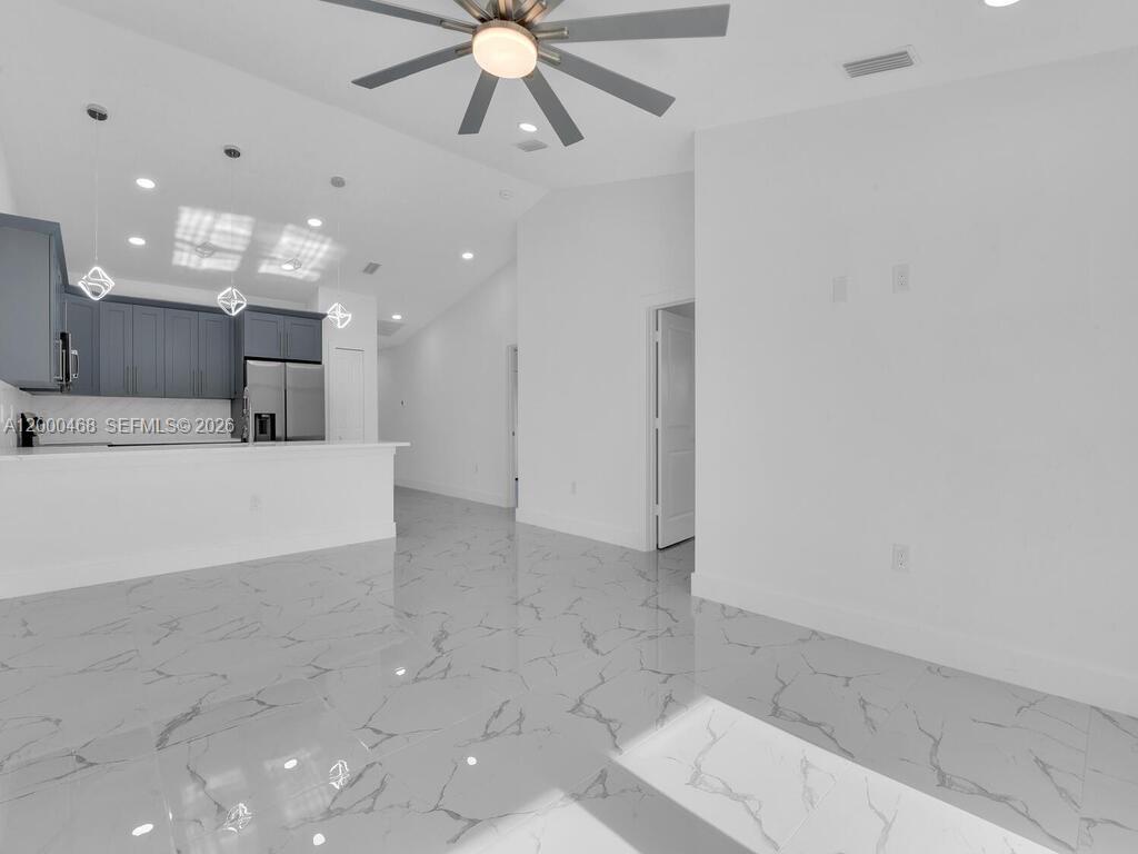 LEHIGH ESTATES - Residential Income