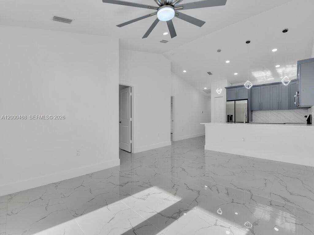 LEHIGH ESTATES - Residential Income