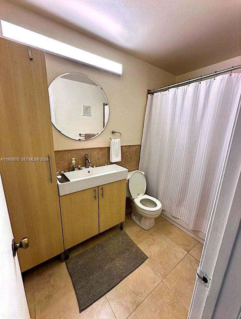 LAKEVIEW AT THE HAMMOCKS - Residential