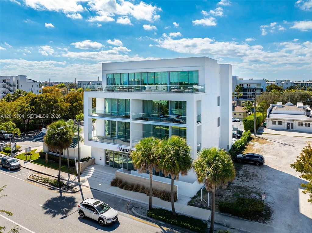 Photo of 246 NE 6th Ave #4, Delray Beach, FL 33483 (MLS # A12019704)