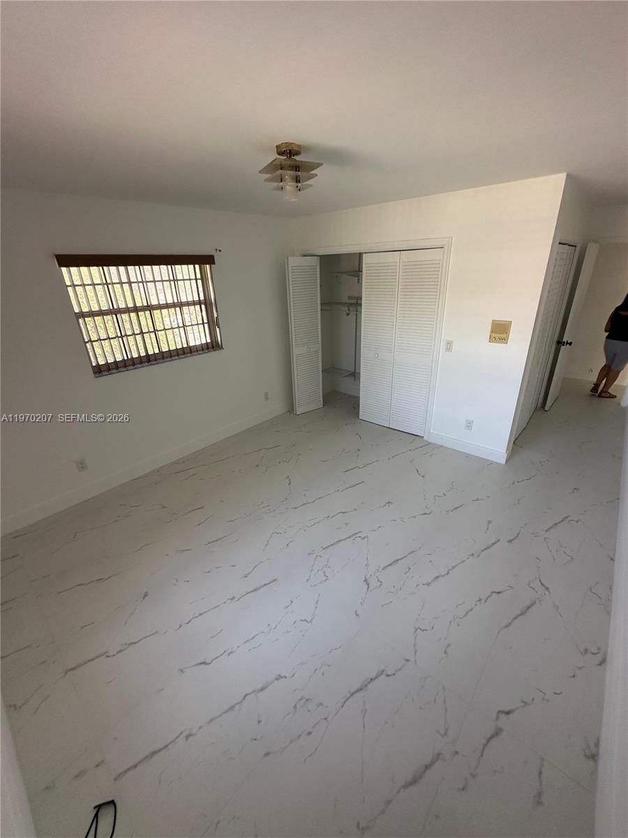 HOLLYWOOD COUNTRY CLUB DI - Residential Lease
