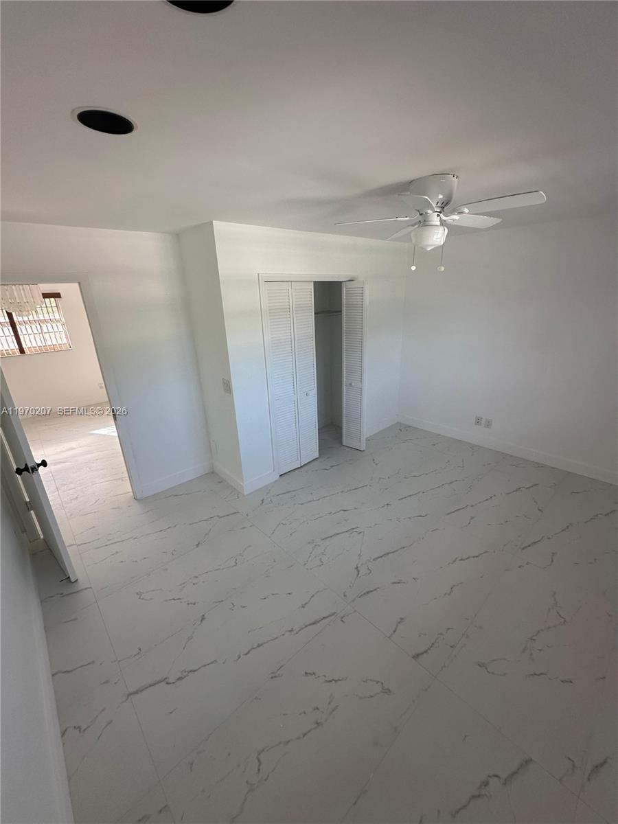 HOLLYWOOD COUNTRY CLUB DI - Residential Lease