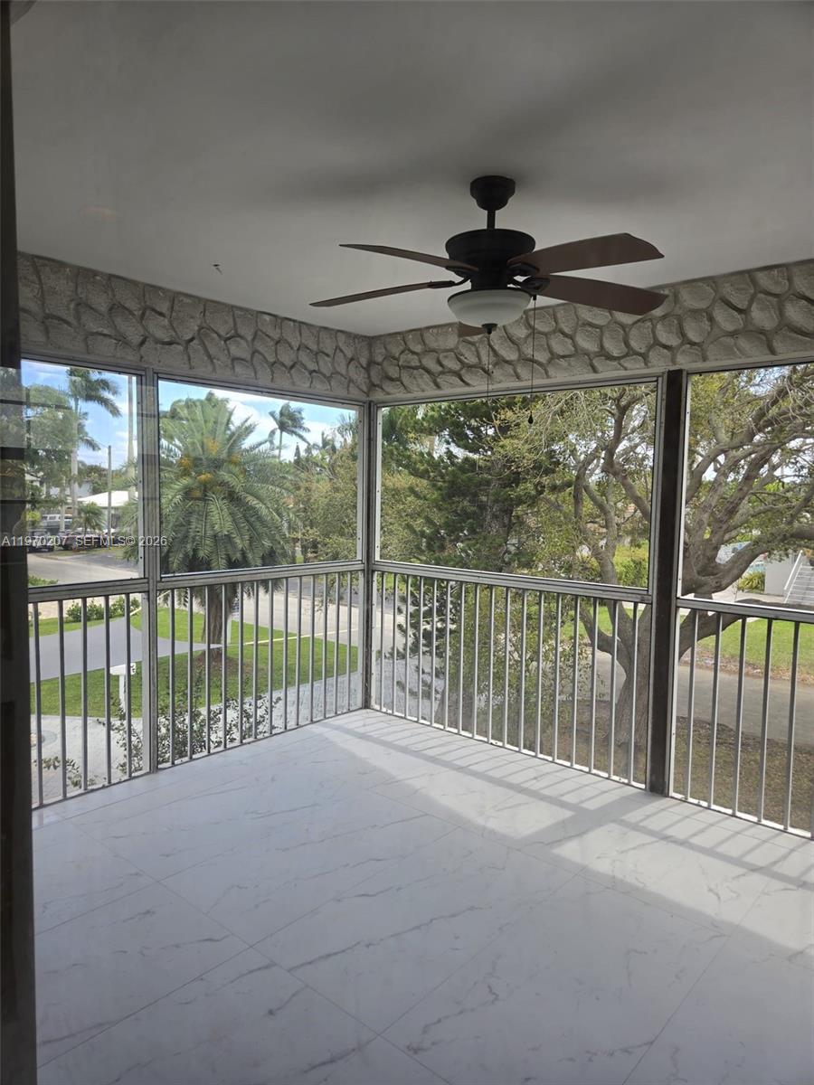 HOLLYWOOD COUNTRY CLUB DI - Residential Lease