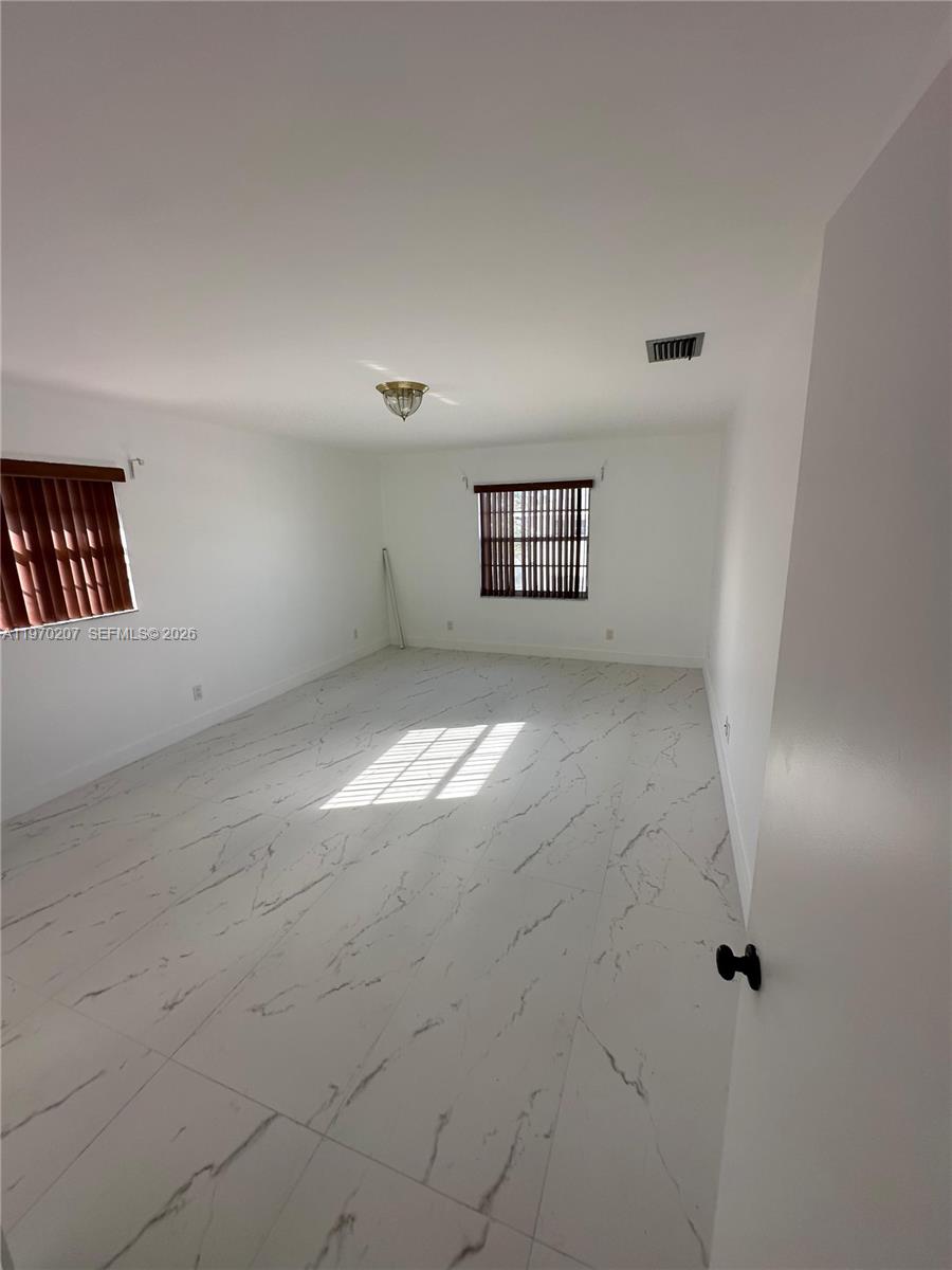 HOLLYWOOD COUNTRY CLUB DI - Residential Lease