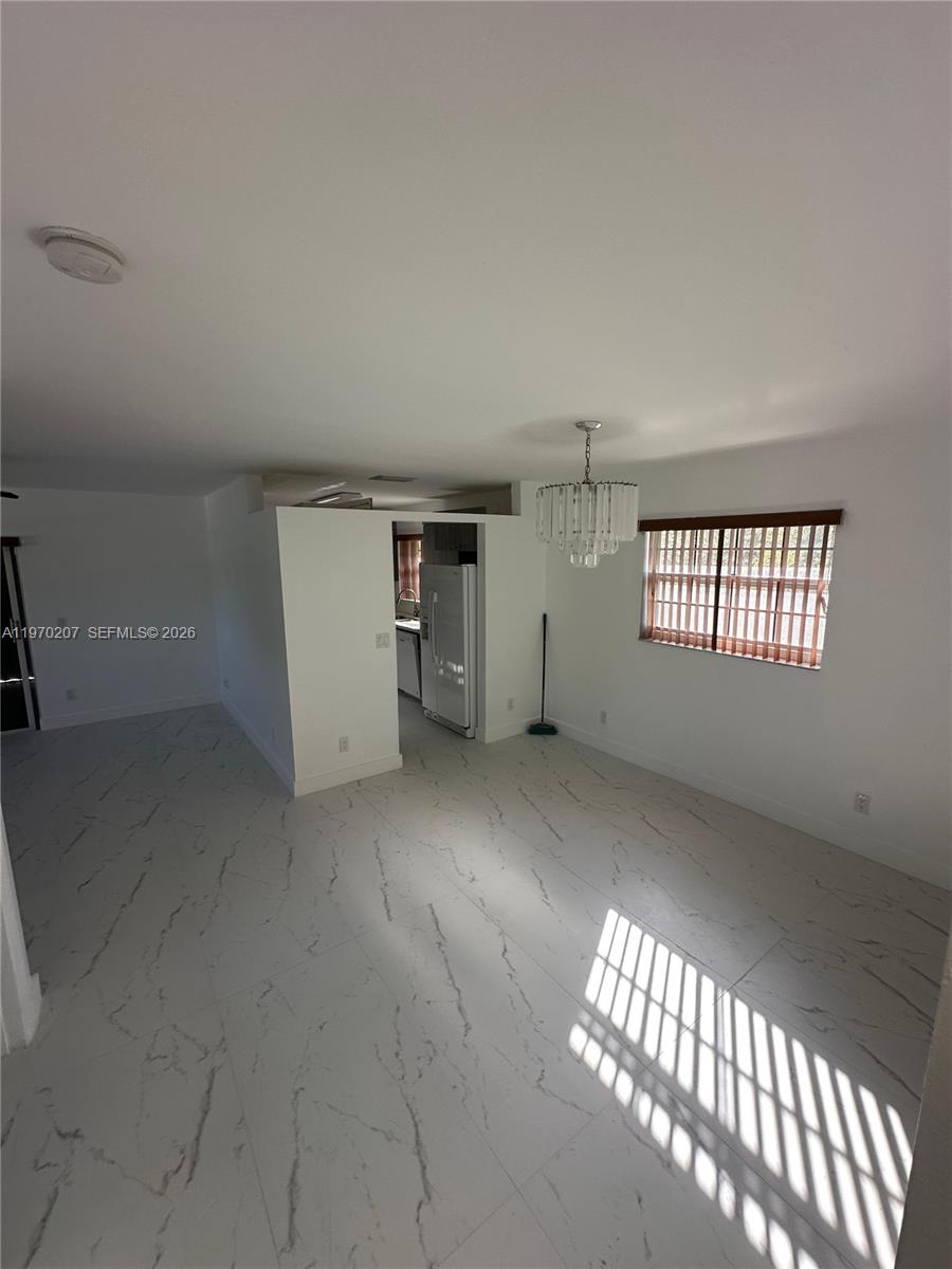 HOLLYWOOD COUNTRY CLUB DI - Residential Lease