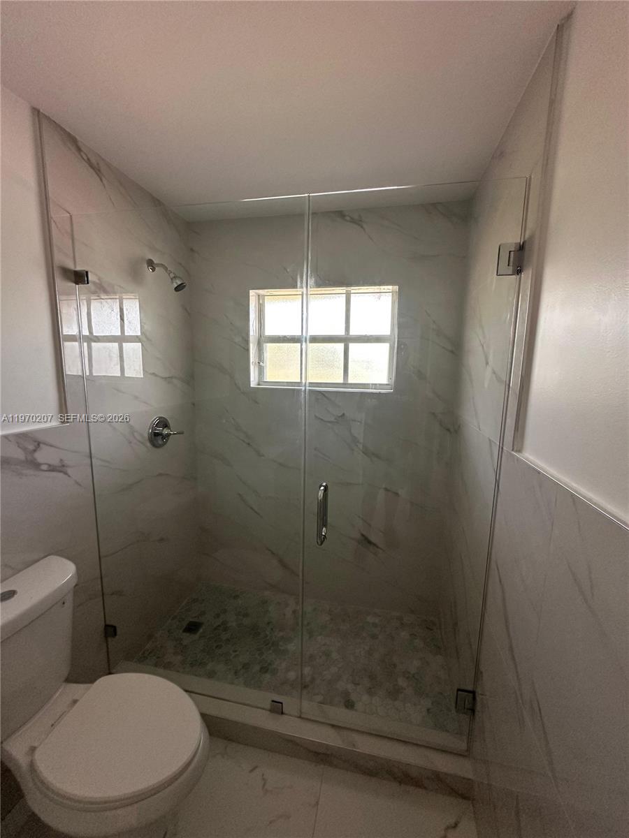 HOLLYWOOD COUNTRY CLUB DI - Residential Lease
