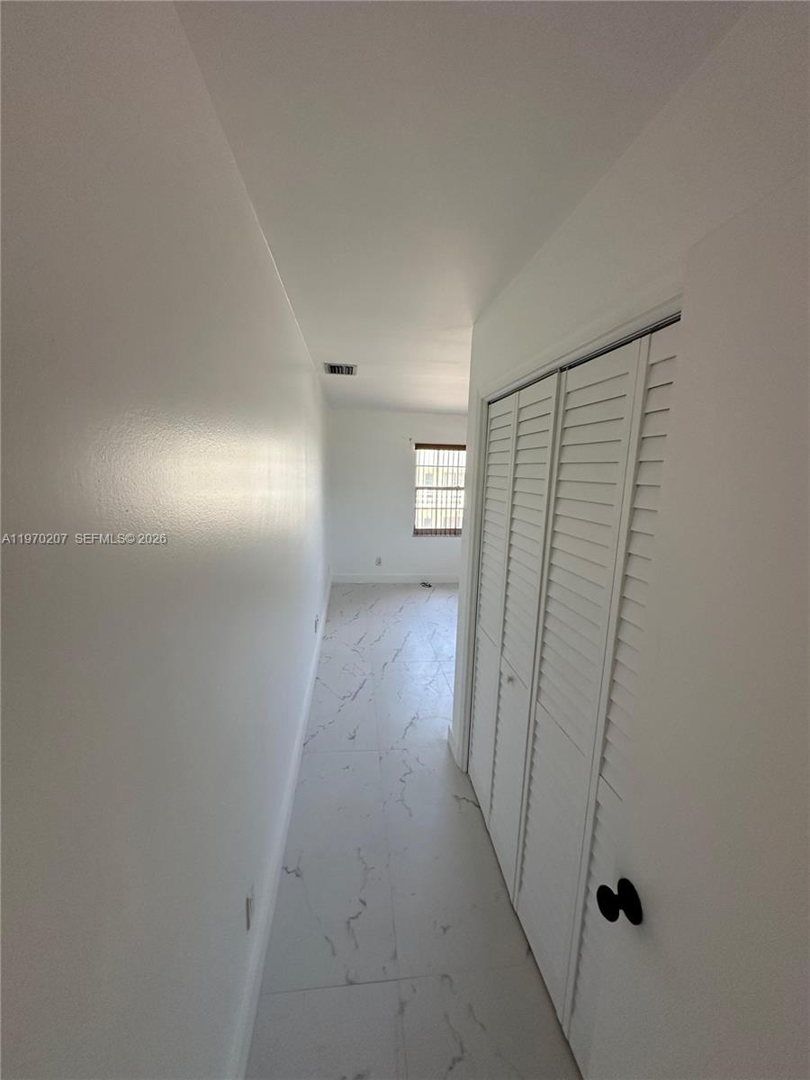HOLLYWOOD COUNTRY CLUB DI - Residential Lease