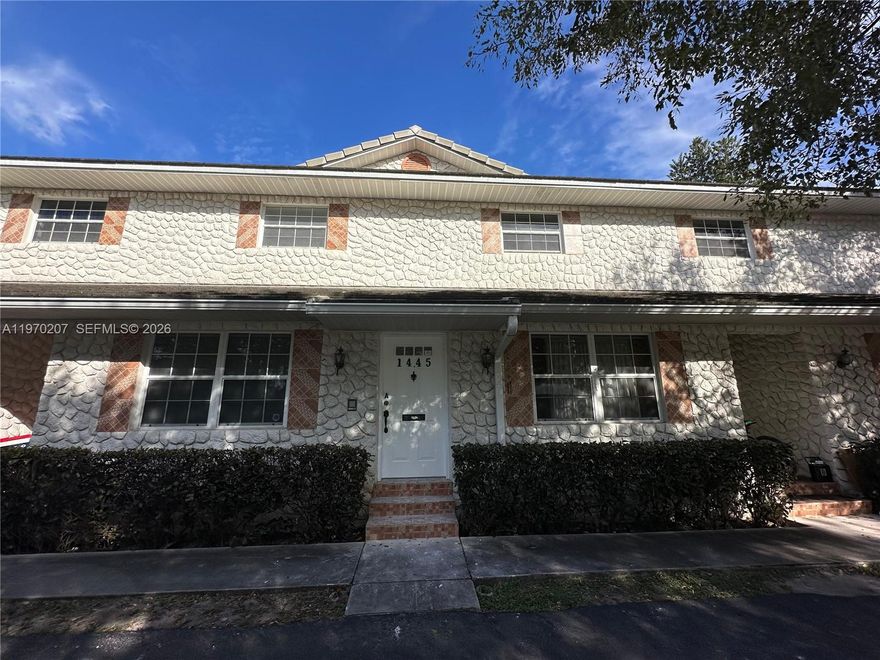 Fully renovated 3-bedroom 2-bathroom apartment in second floor,  with a spacious layout, equipped kitchen w/breakfast area, and formal dining & living room. Large balcony for relaxing. Prime location blocks from the beach & major roads, only 10 min to Fort Lauderdale Airport. Schedule your showing today!