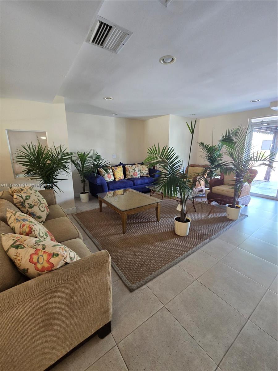 PALM VILLAGE CLUB CONDO - Residential