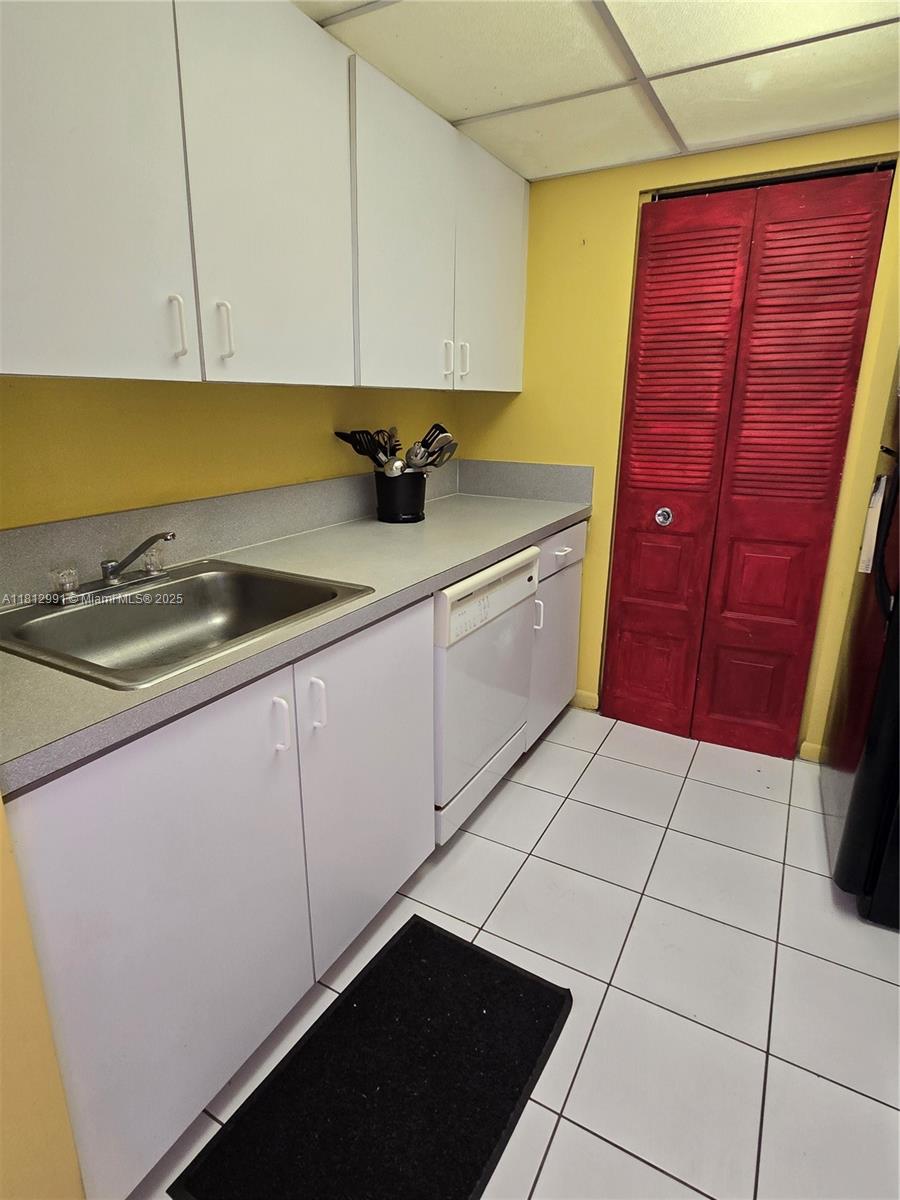 PALM VILLAGE CLUB CONDO - Residential