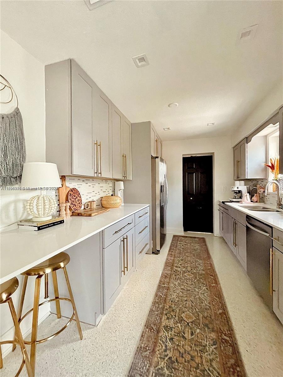 COLLEGE HOMESITES - Residential