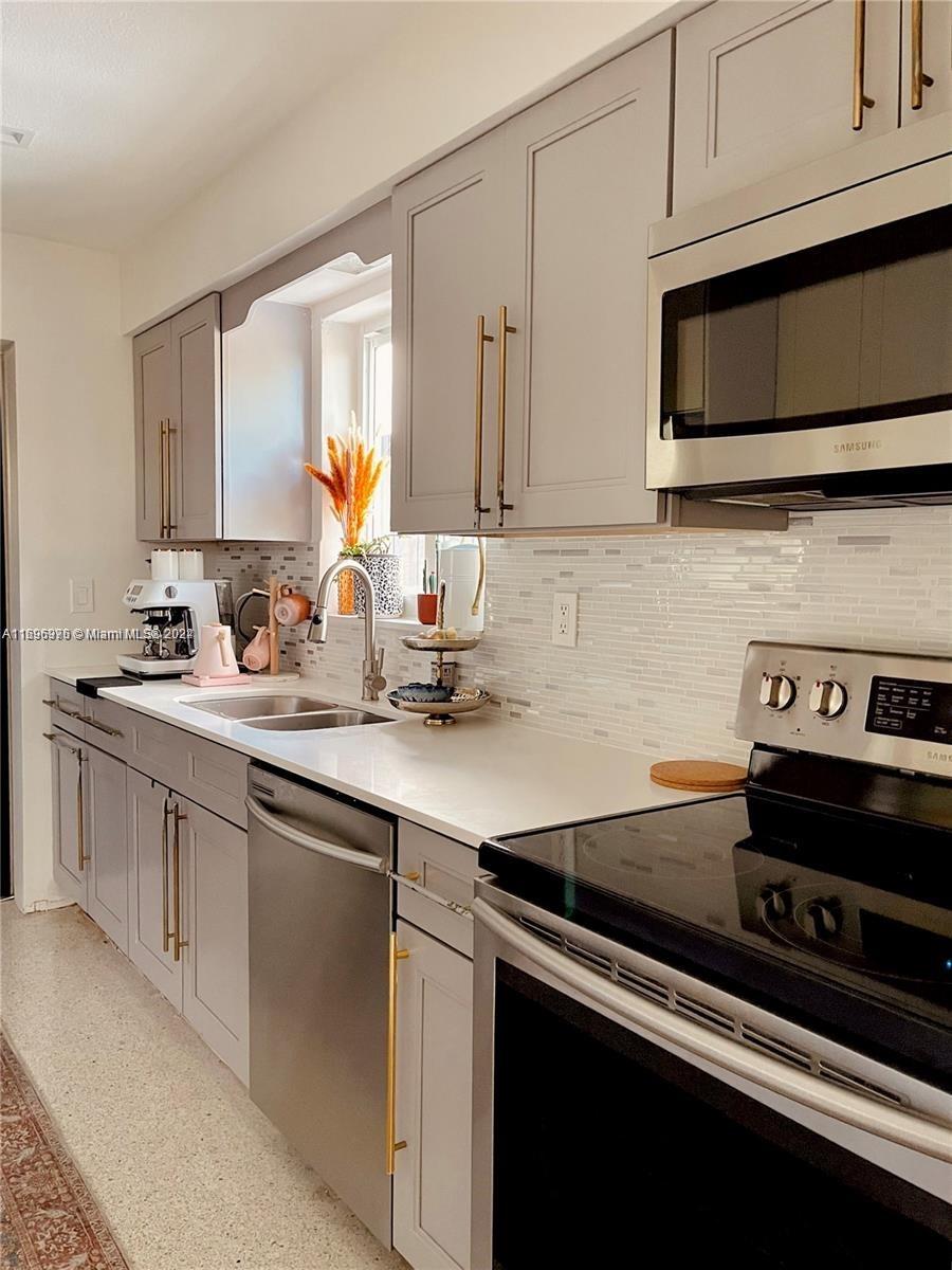 COLLEGE HOMESITES - Residential