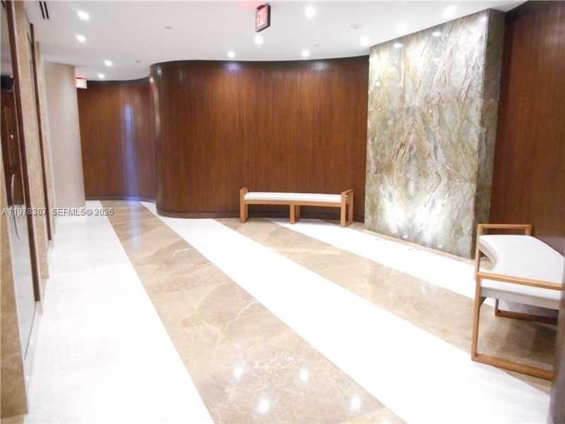 TURNBERRY ISLE SOUTH COND - Residential Lease