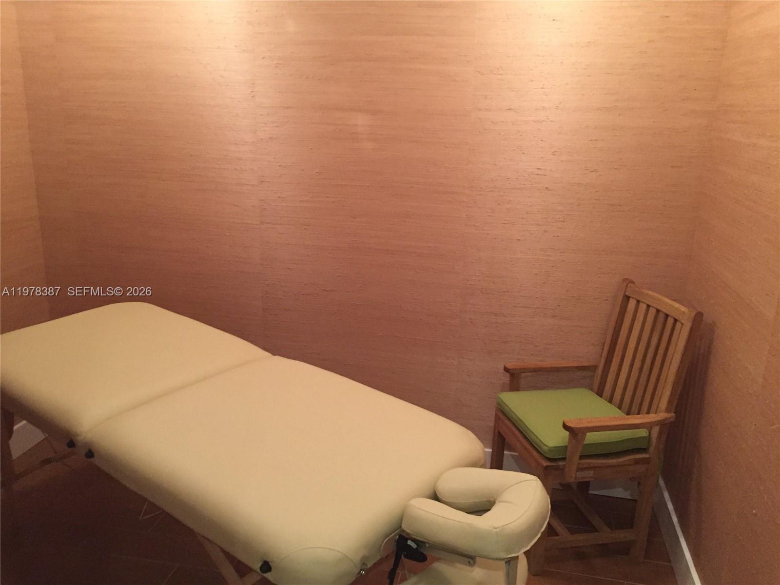 TURNBERRY ISLE SOUTH COND - Residential Lease