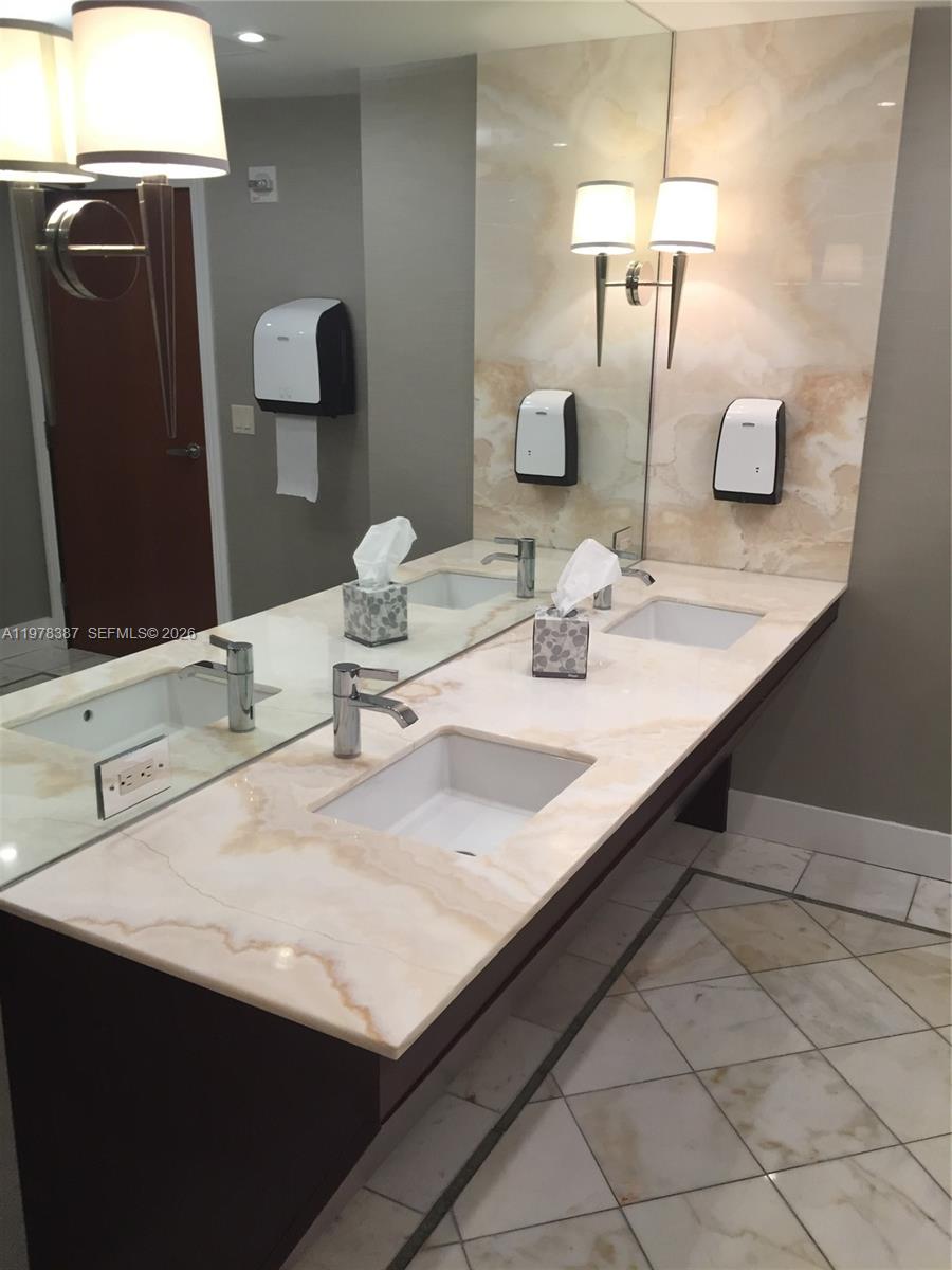 TURNBERRY ISLE SOUTH COND - Residential Lease