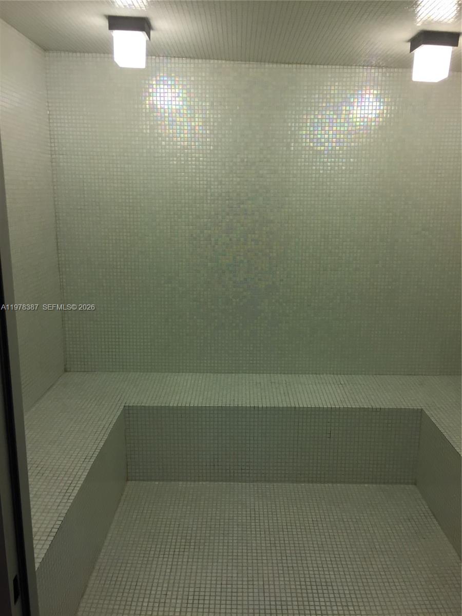 TURNBERRY ISLE SOUTH COND - Residential Lease