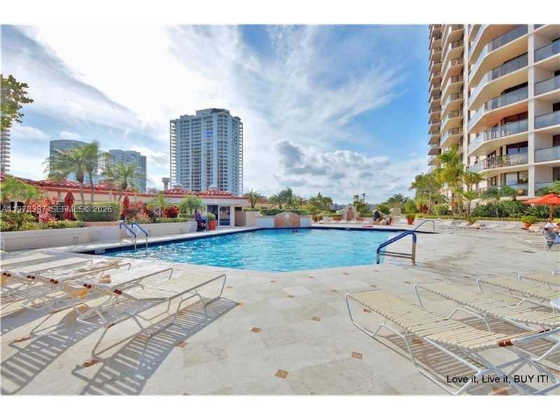 TURNBERRY ISLE SOUTH COND - Residential Lease