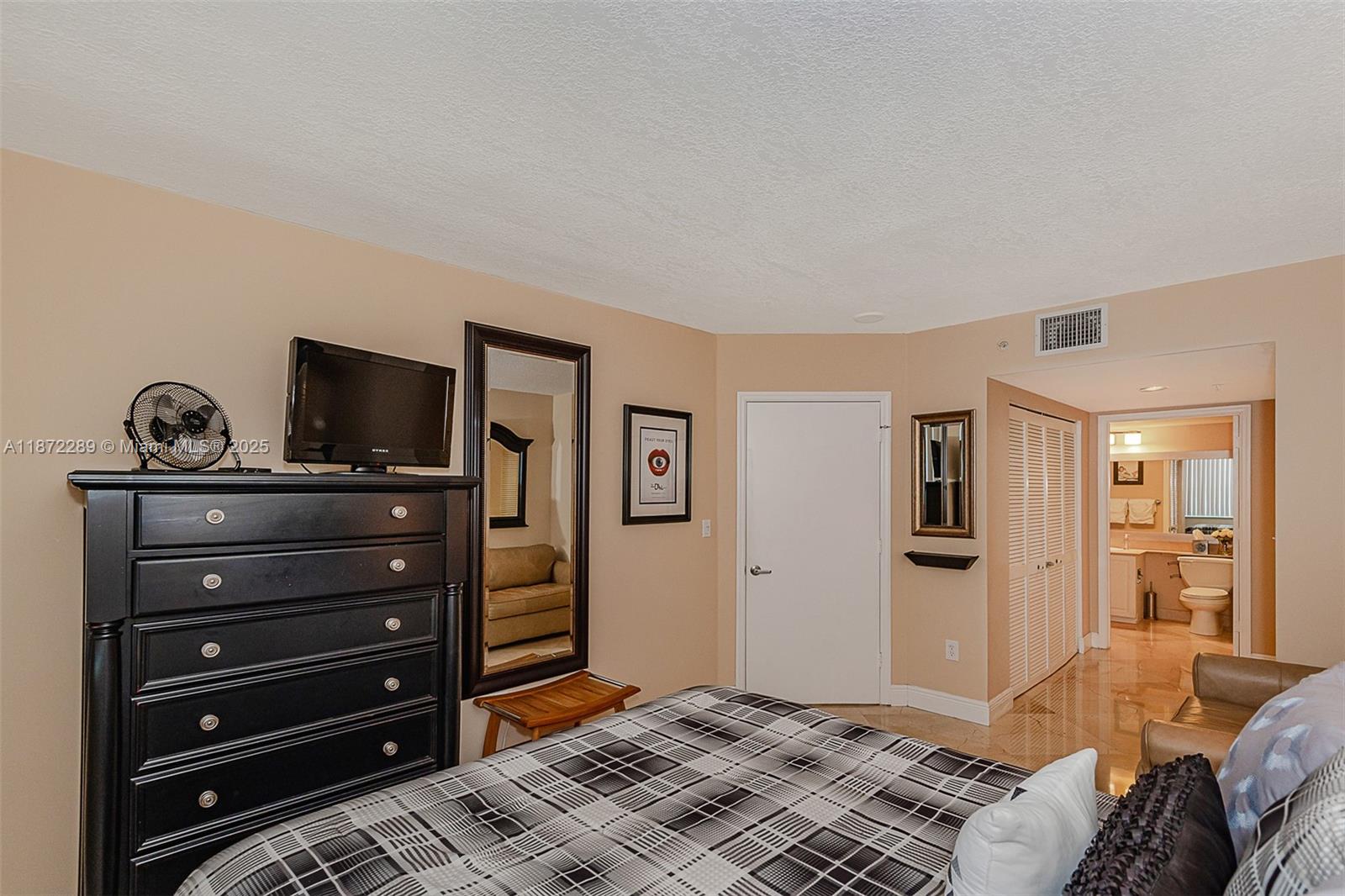 YACHT CLUB AT PORTOFINO C - Residential Lease