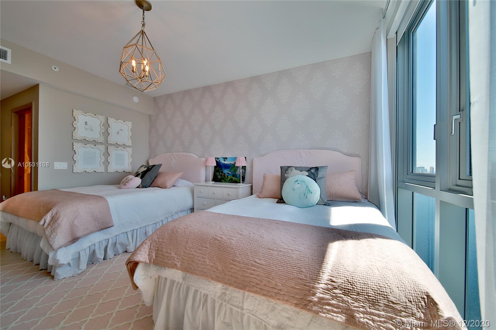 MARINA PALMS RESIDENCES S - Residential