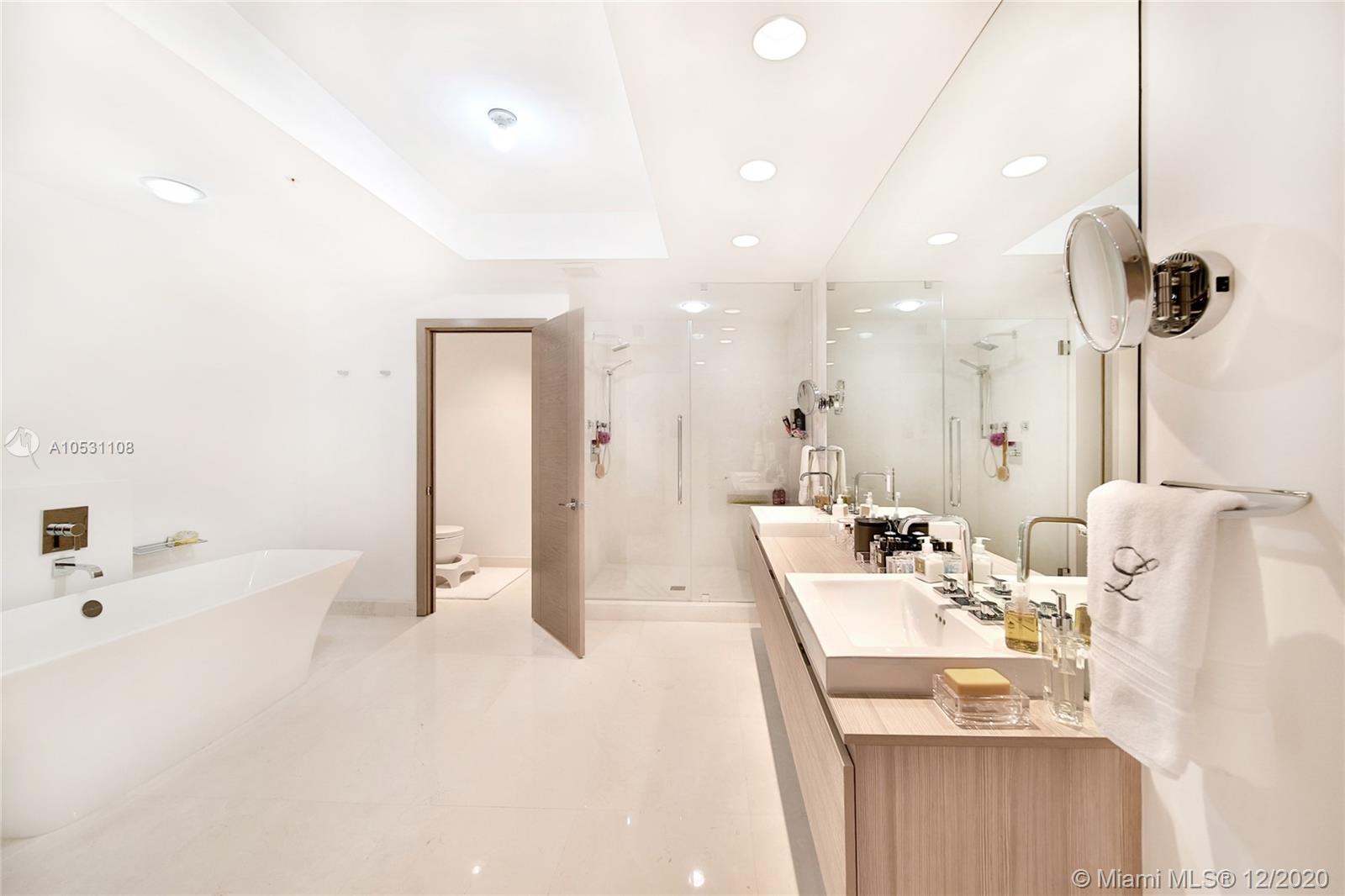 MARINA PALMS RESIDENCES S - Residential