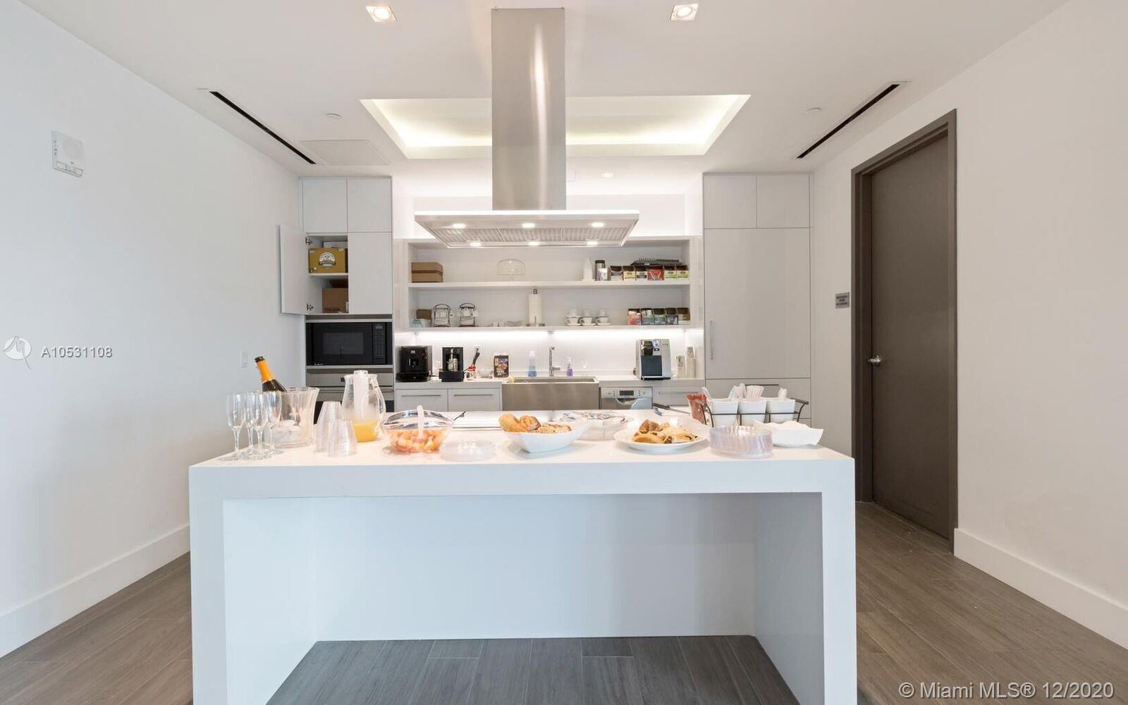 MARINA PALMS RESIDENCES S - Residential