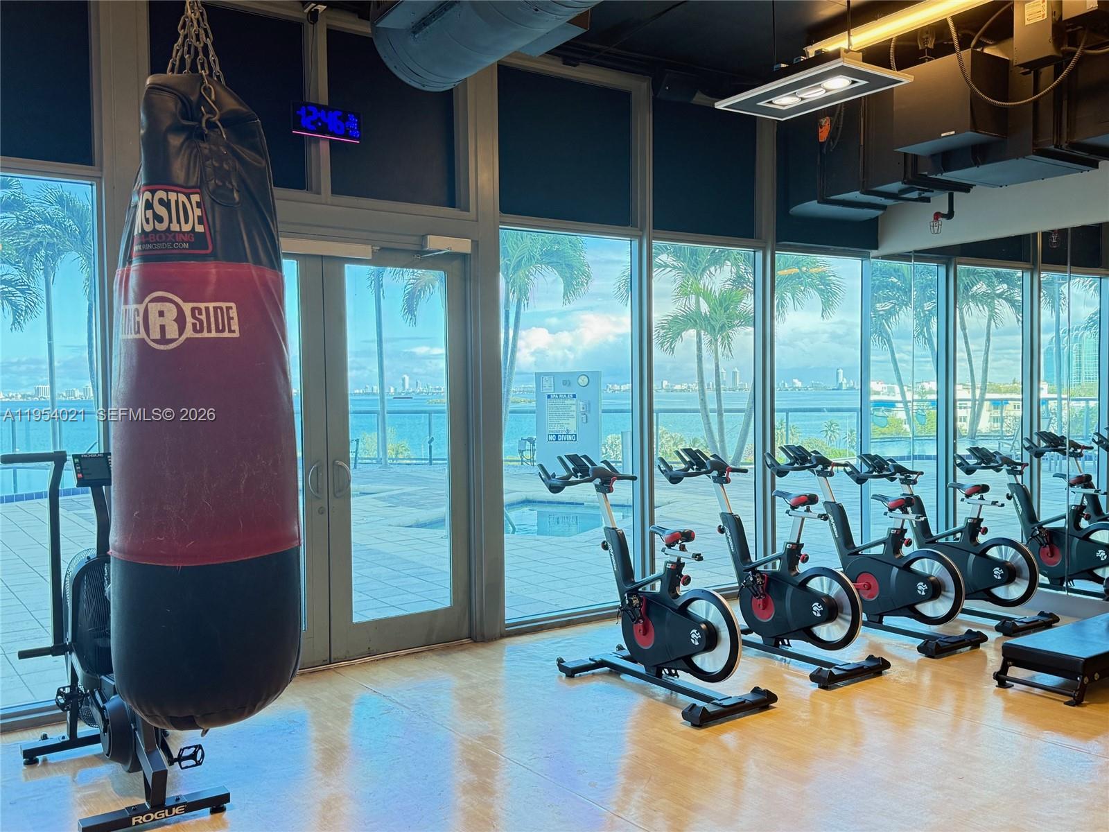 BLUE CONDO - Residential