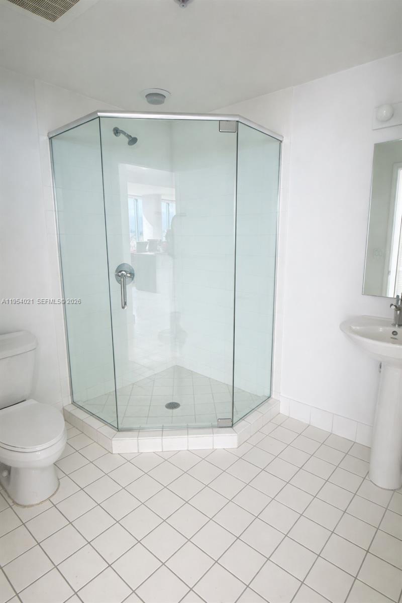 BLUE CONDO - Residential