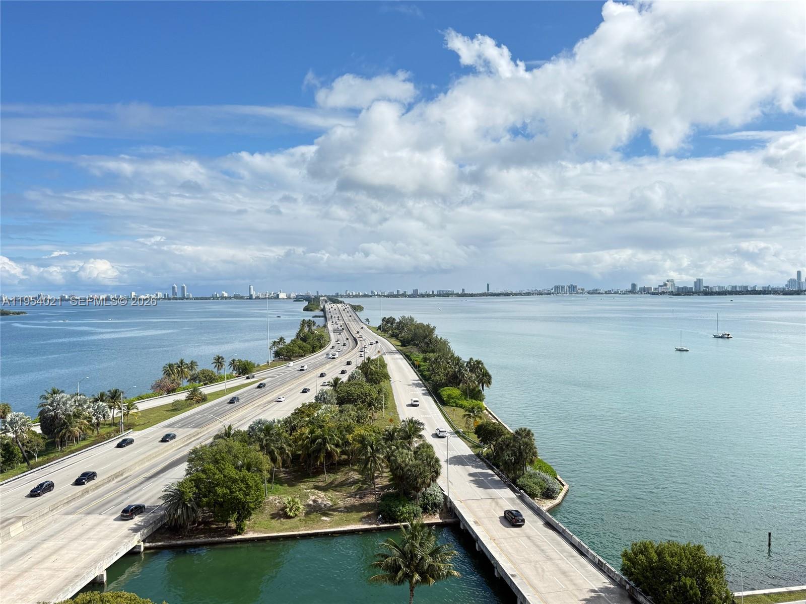 BLUE CONDO - Residential