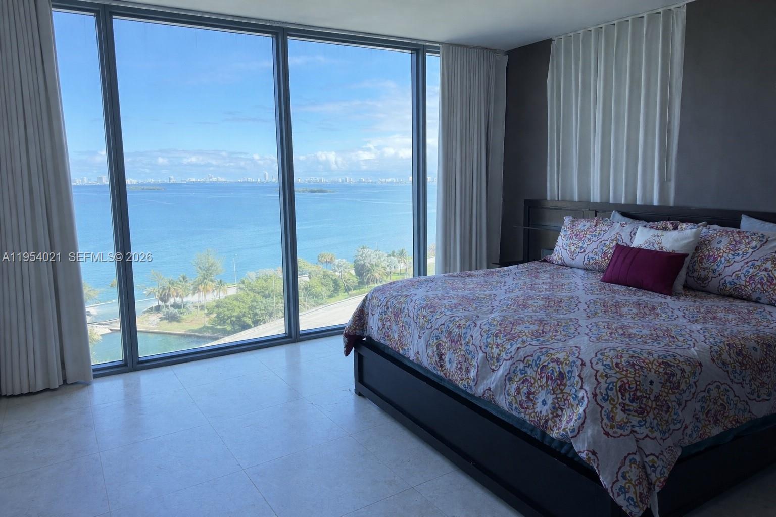 BLUE CONDO - Residential